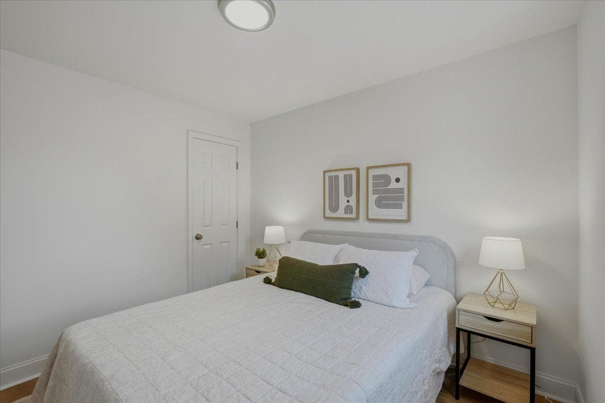 109 Clifford Avenue photo 10