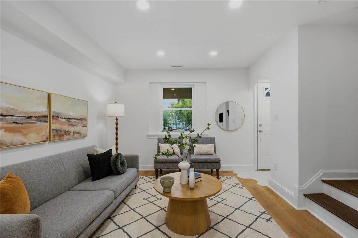 109 Clifford Avenue photo 18