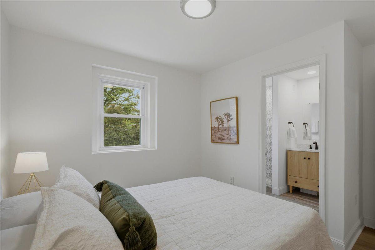 109 Clifford Avenue photo 4