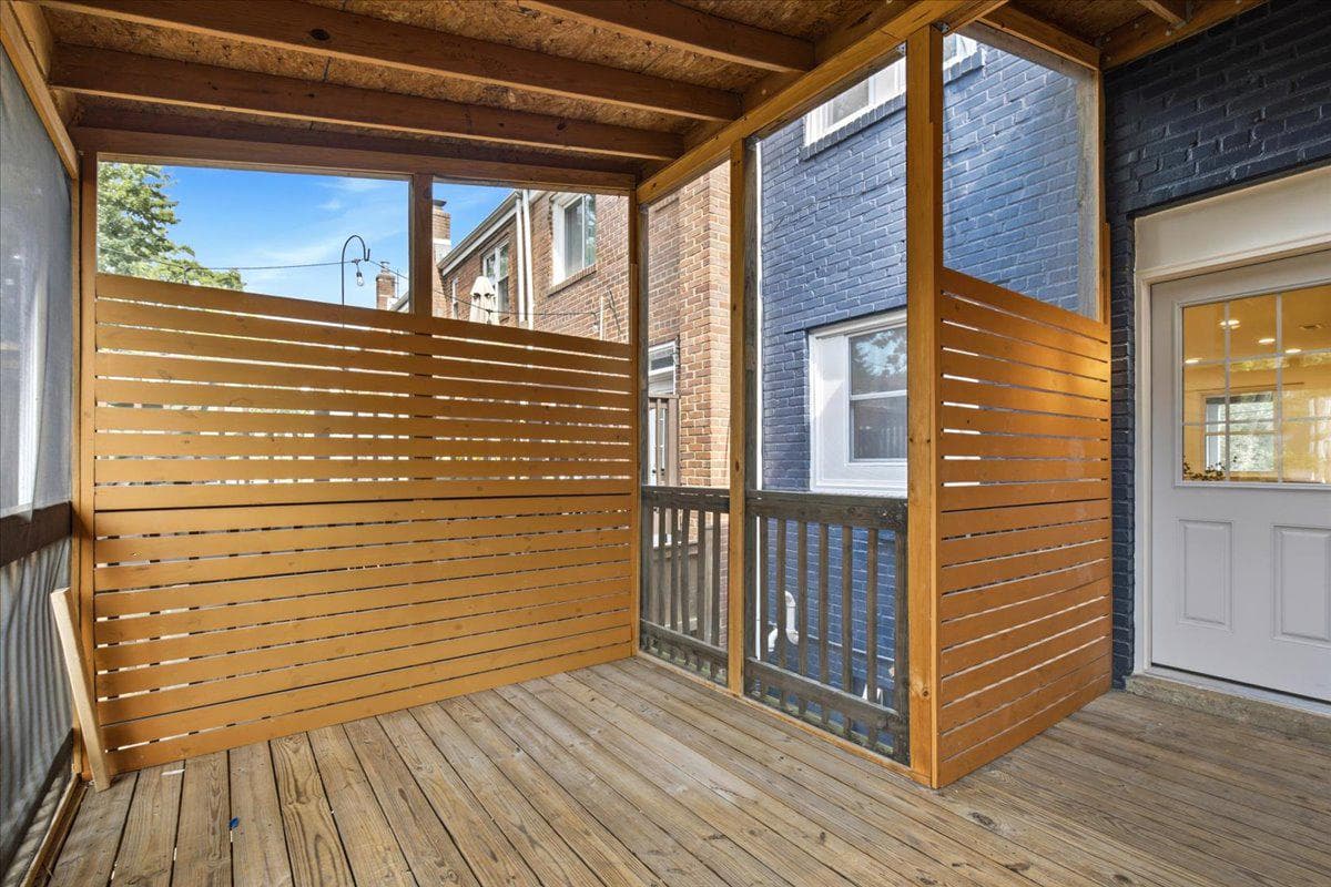 109 Clifford Avenue photo 6