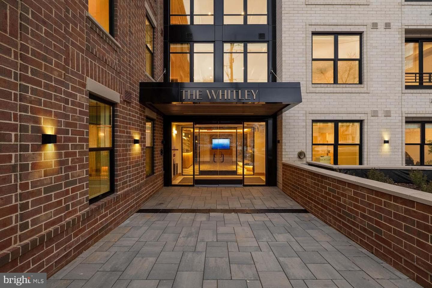 811 N Columbus Street #411