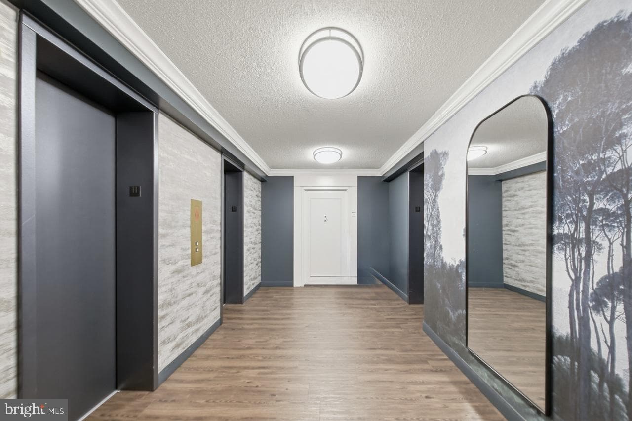 307 Yoakum Parkway #1104 photo 13