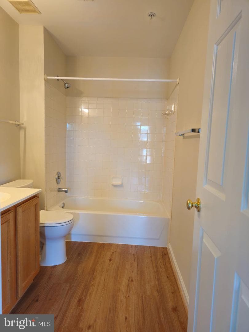 952 Harrison Circle photo 10