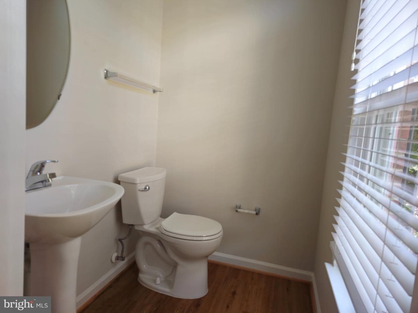 952 Harrison Circle photo 8