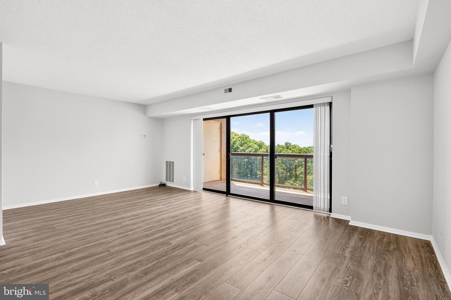 307 Yoakum Parkway #802 photo 10