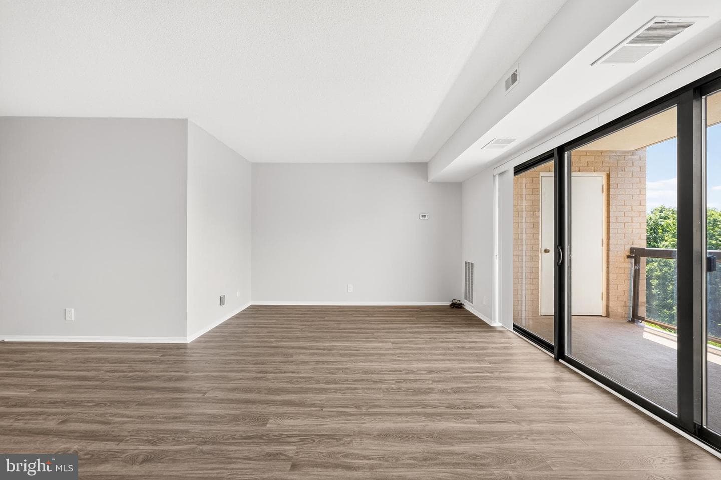 307 Yoakum Parkway #802 photo 11