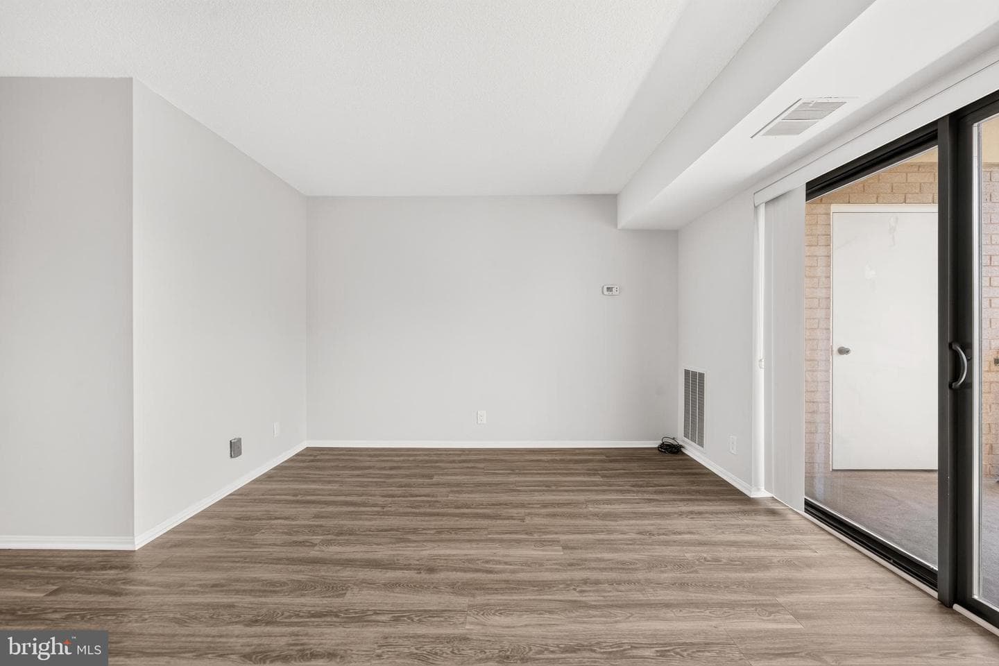 307 Yoakum Parkway #802 photo 12