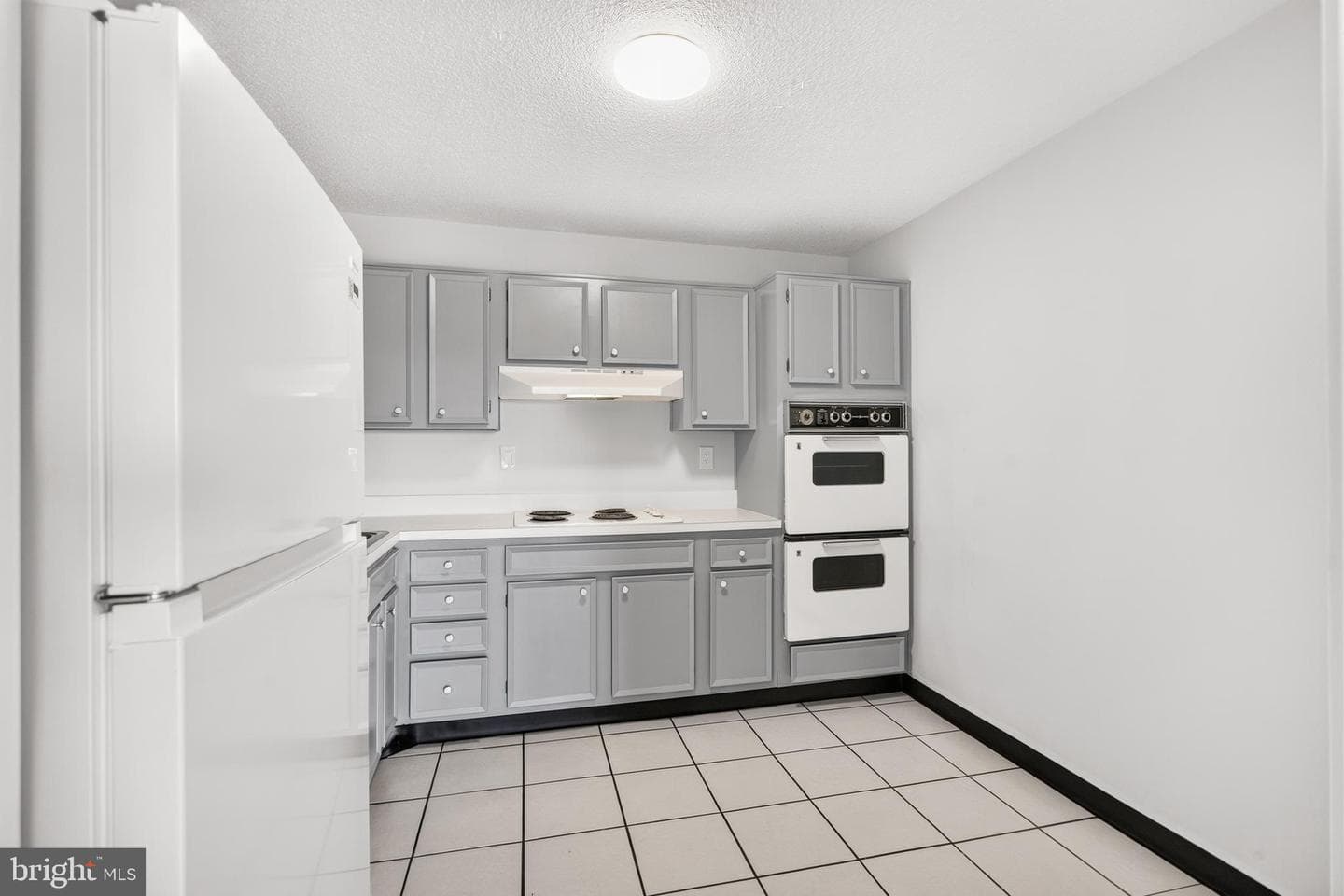307 Yoakum Parkway #802 photo 15