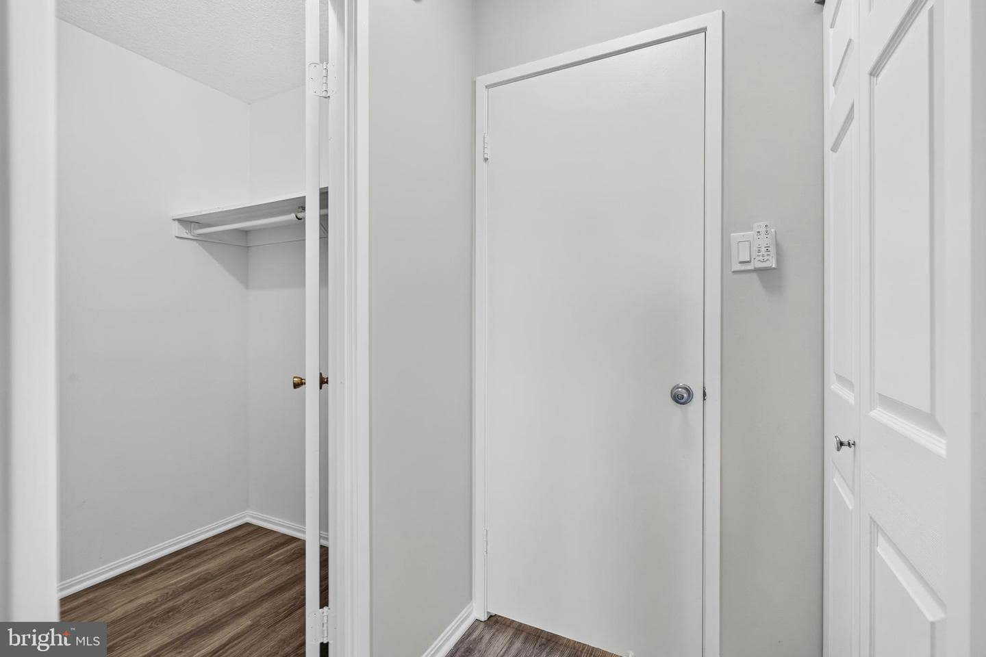 307 Yoakum Parkway #802 photo 27