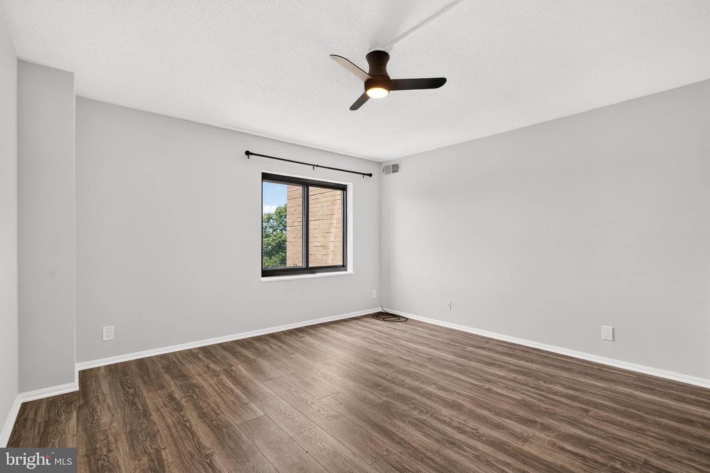 307 Yoakum Parkway #802 photo 28