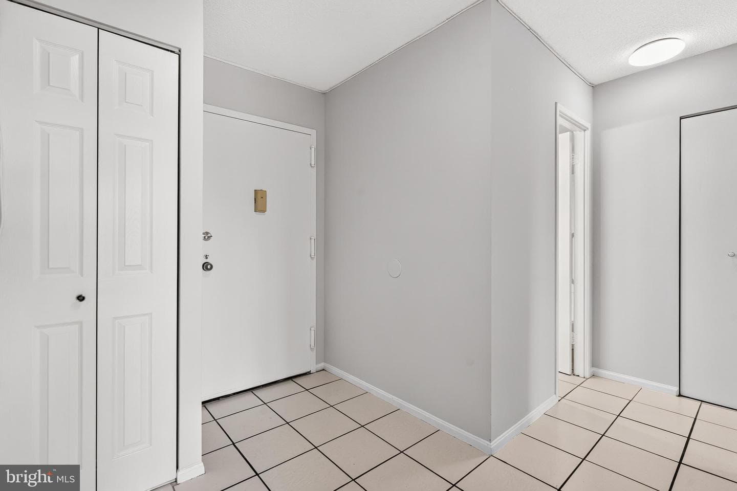 307 Yoakum Parkway #802 photo 5
