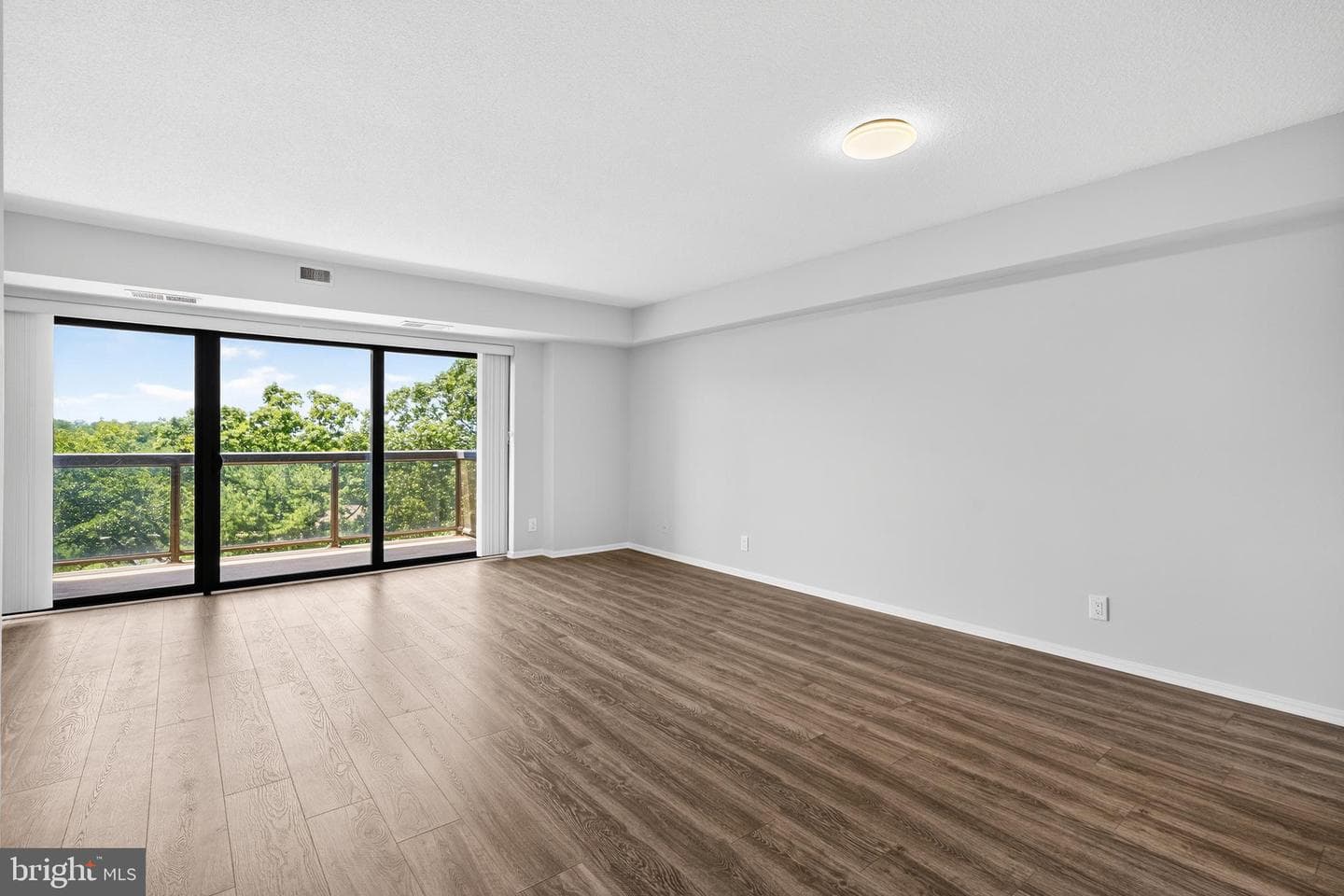 307 Yoakum Parkway #802 photo 9