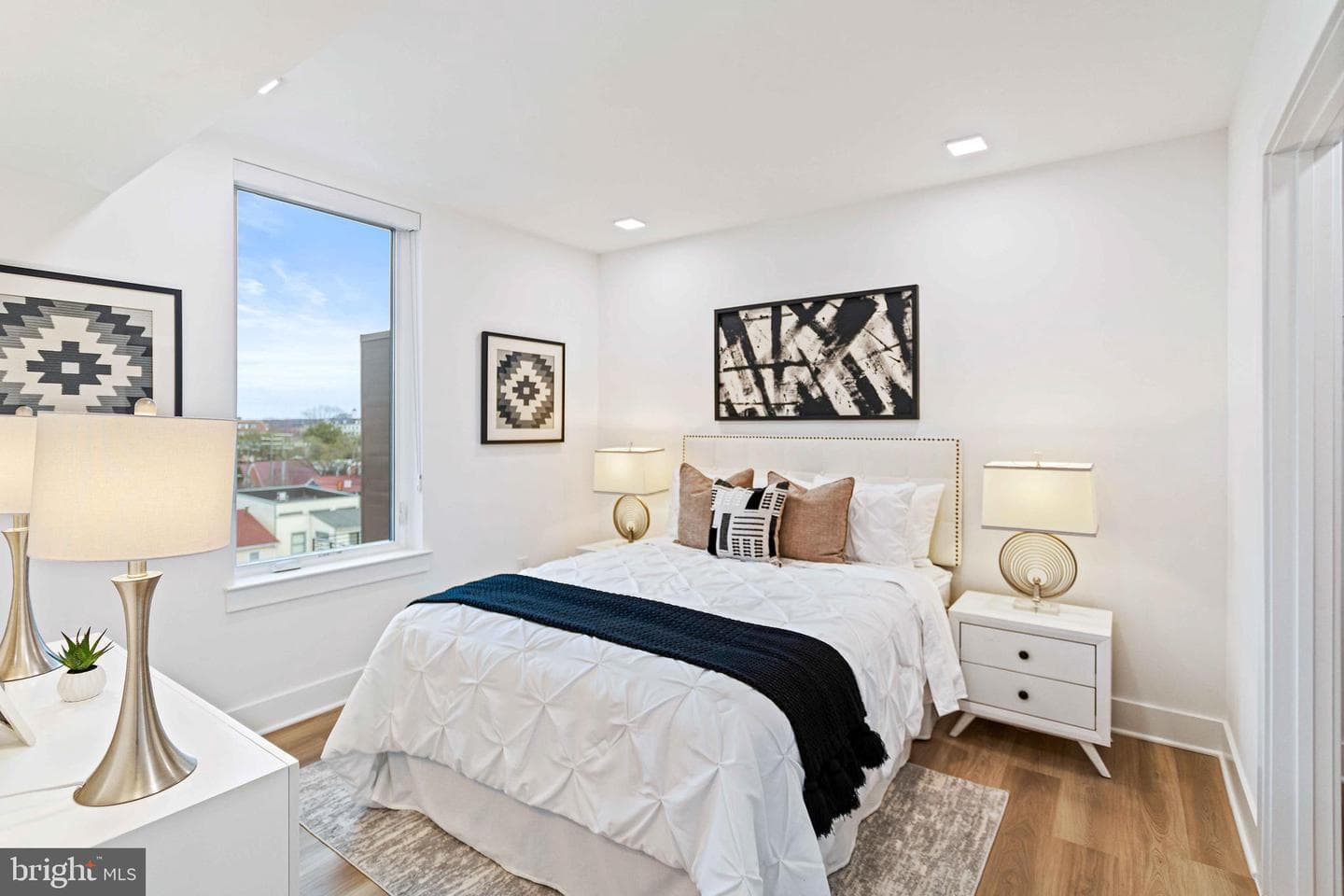 701 N Henry Street #212 photo 28