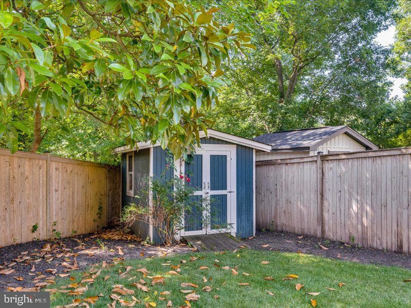 1302 Quincy Street photo 11