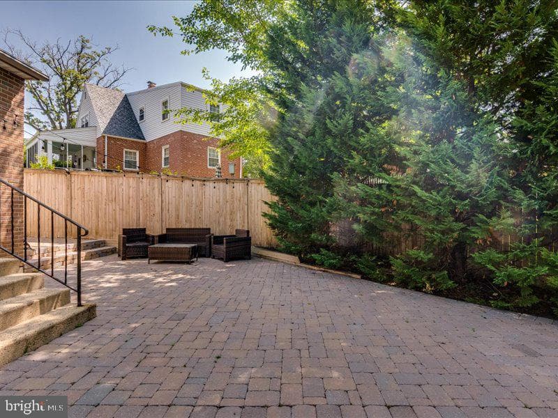 1302 Quincy Street photo 9