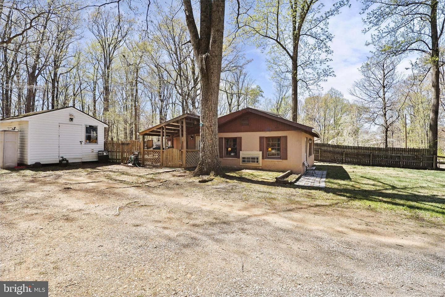 479 Hemlock Lane photo 3