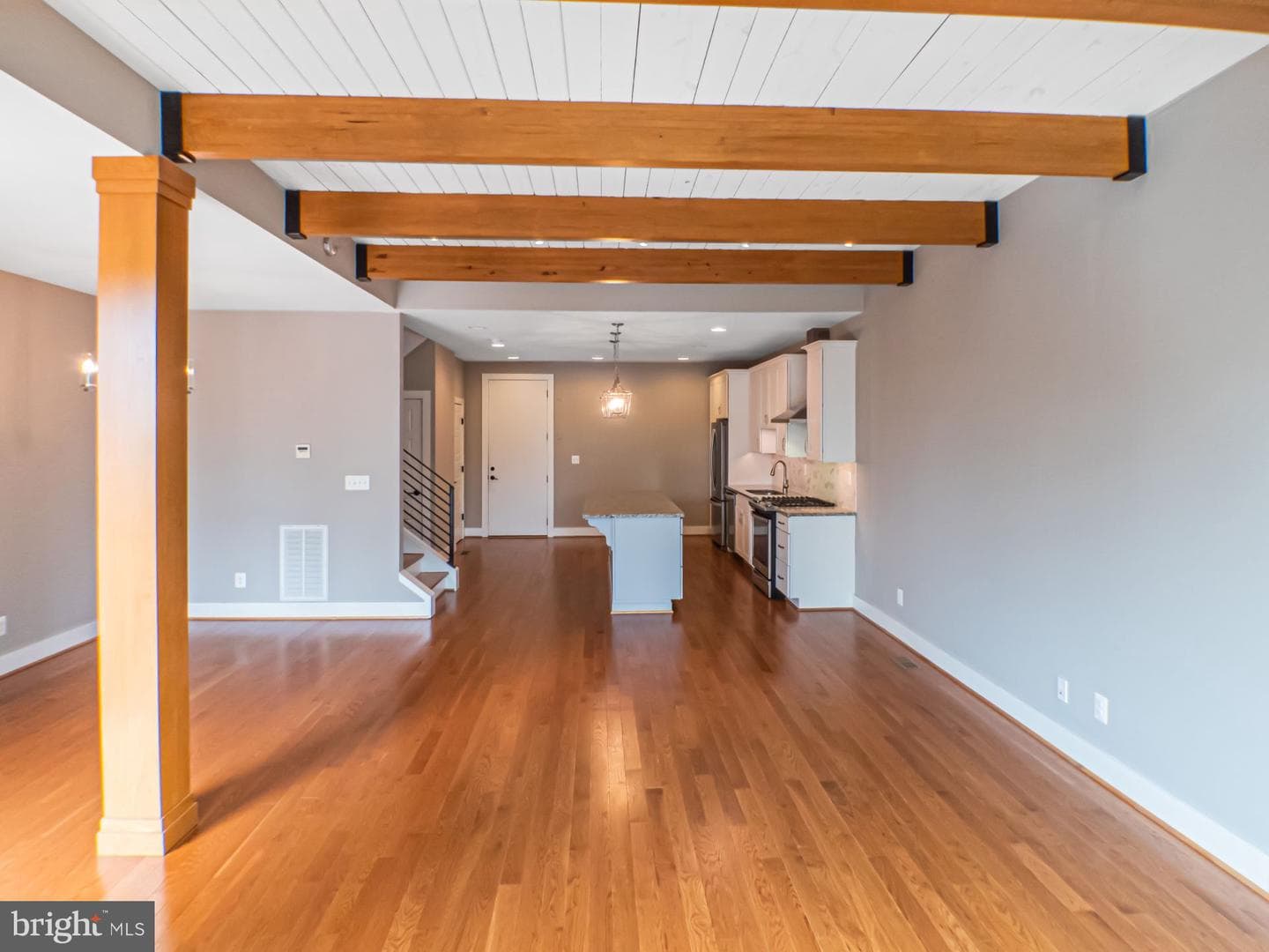 579 Lochlyn Hill Drive photo 5