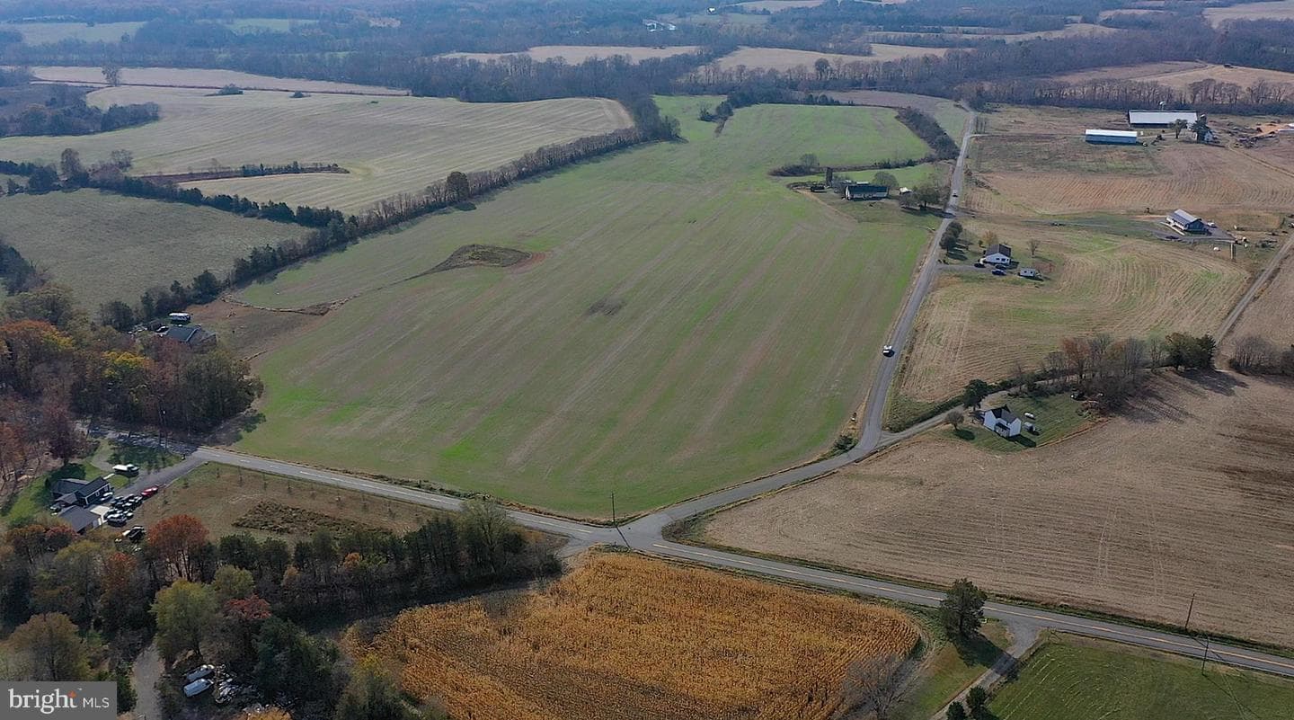 8184 Fox Groves Road photo 3
