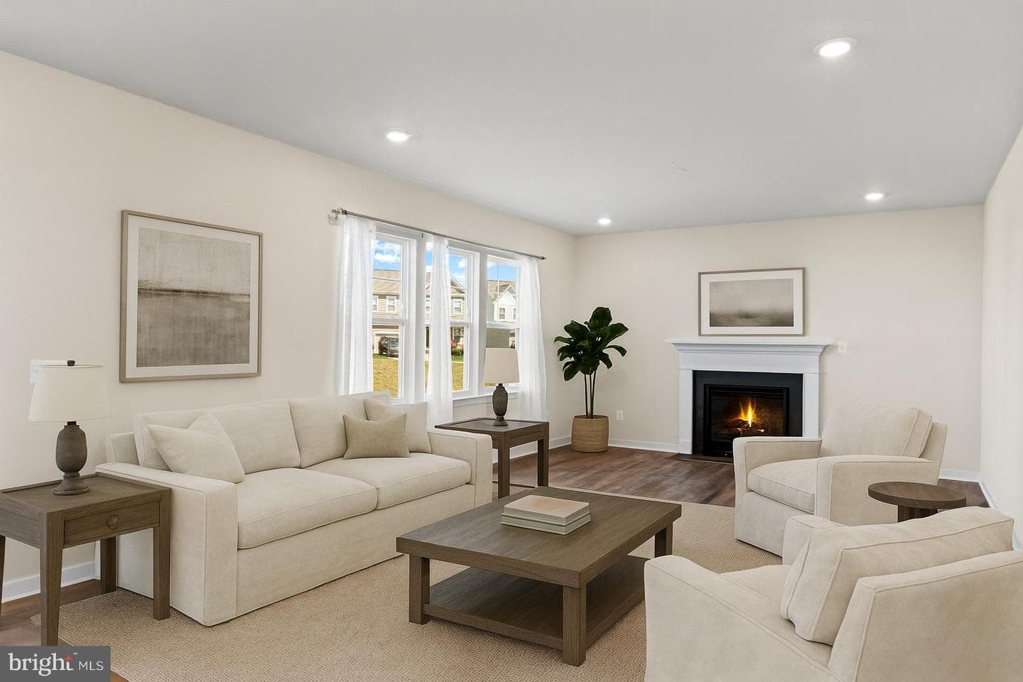 2093 Whithorn Hill photo 3