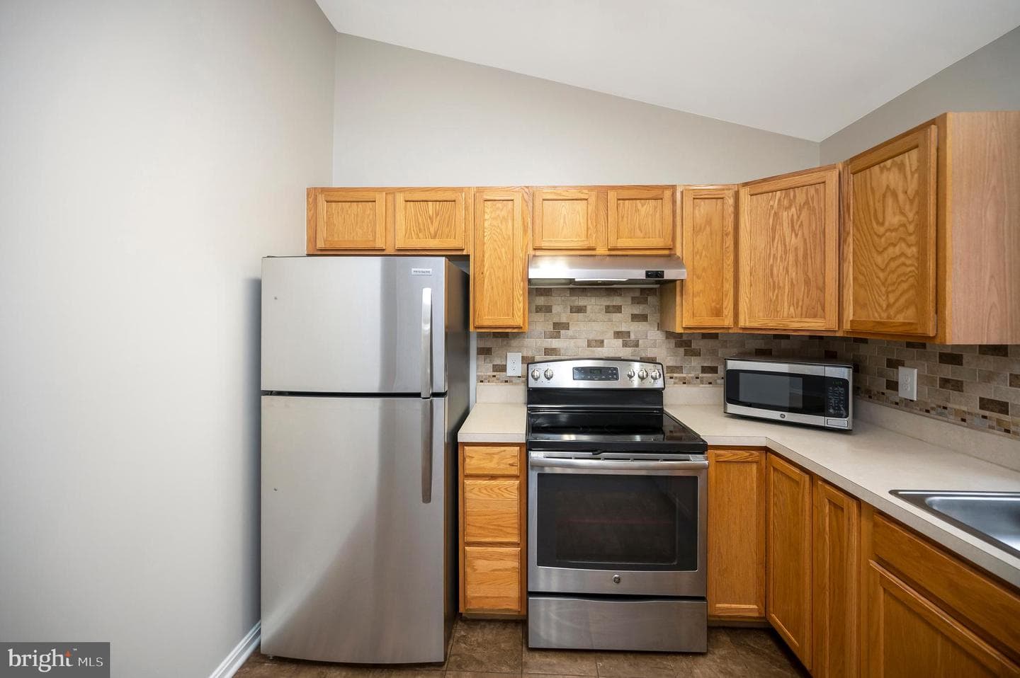 16008 Bruces Lane photo 15