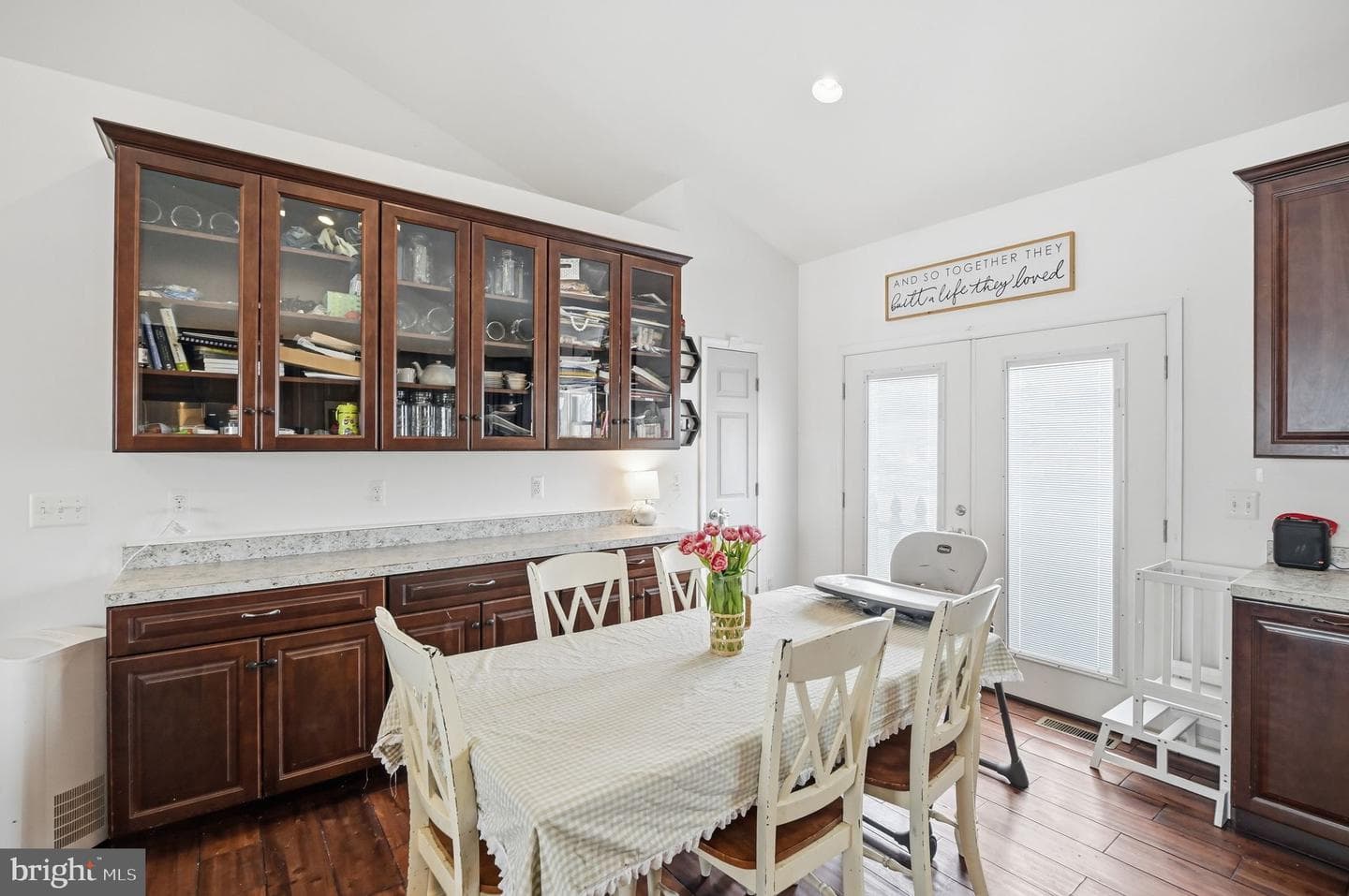 7466 Meadow View Lane photo 14