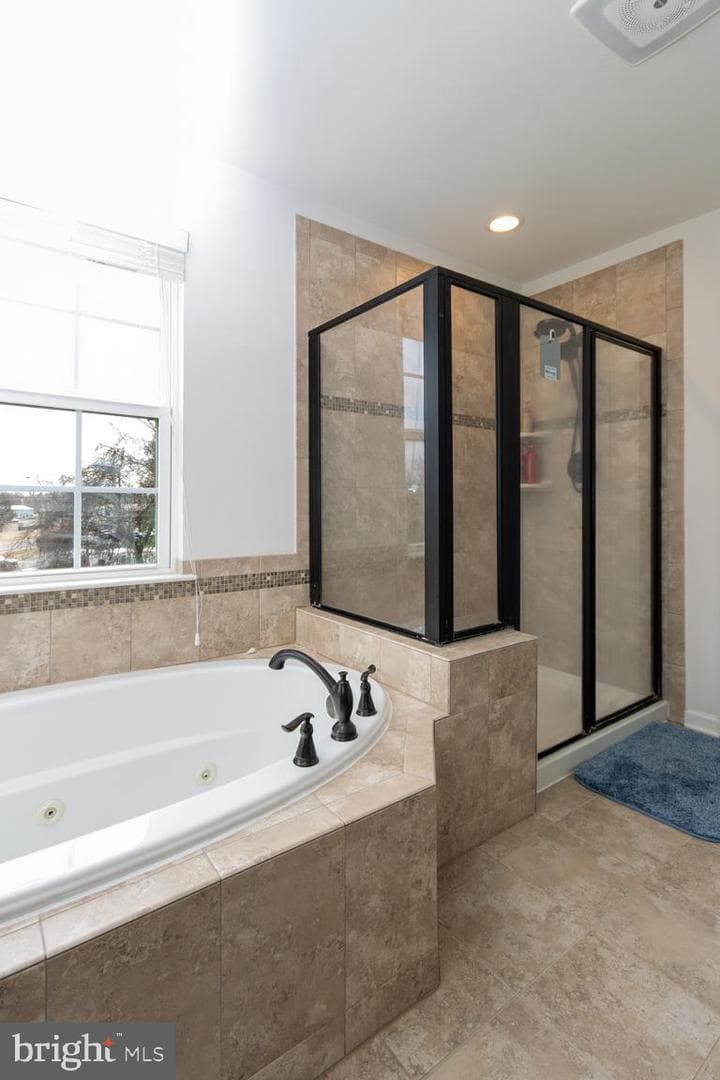 15525 Hillview Court photo 19