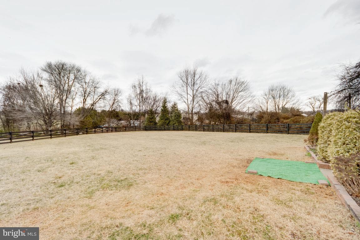 15525 Hillview Court photo 34
