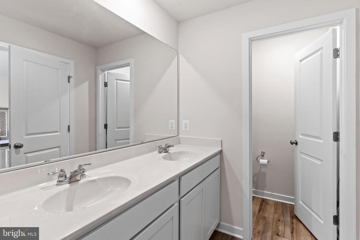 19126 Isabel Boulevard photo 12