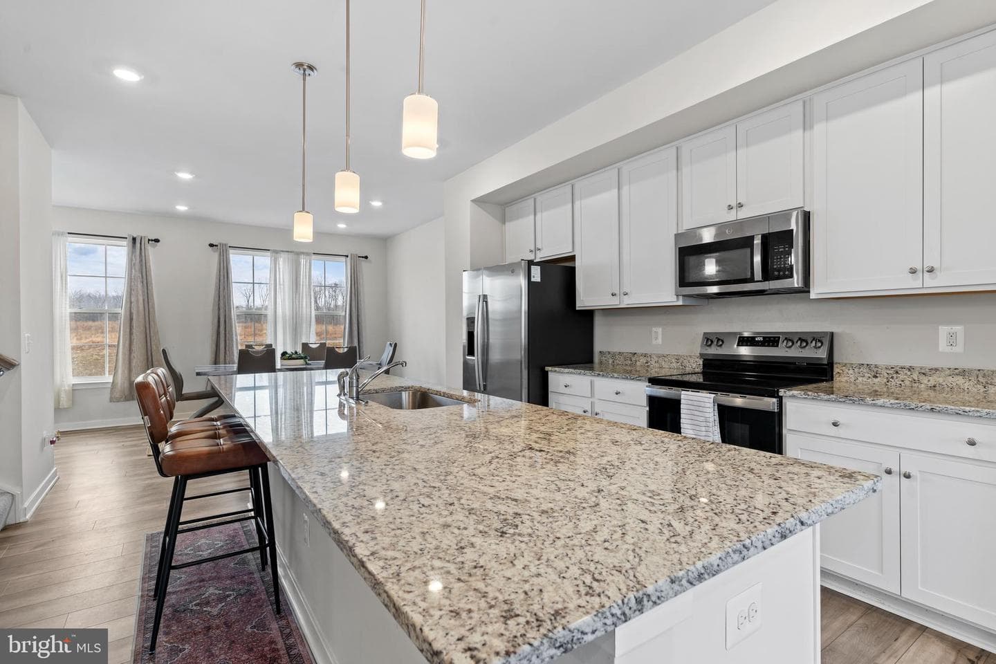 19126 Isabel Boulevard photo 2