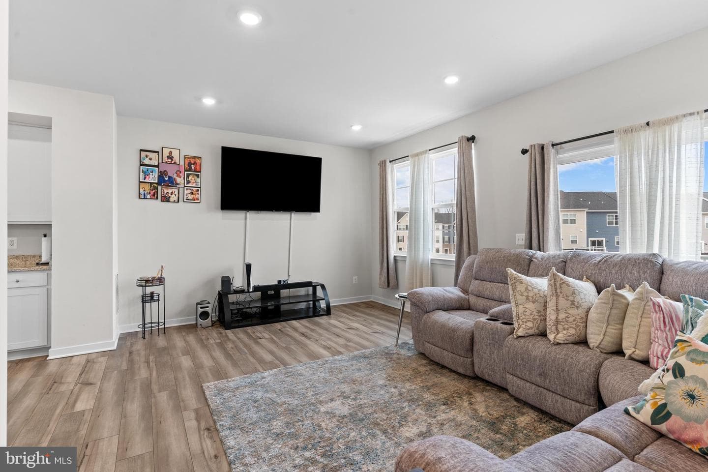 19126 Isabel Boulevard photo 6