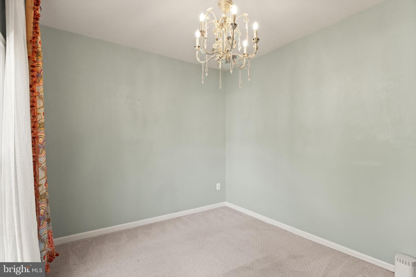 553 Windermere Drive photo 20
