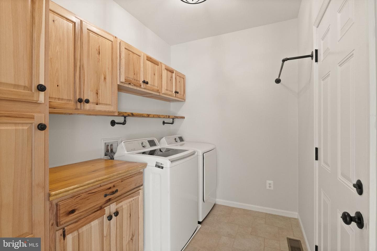 553 Windermere Drive photo 27