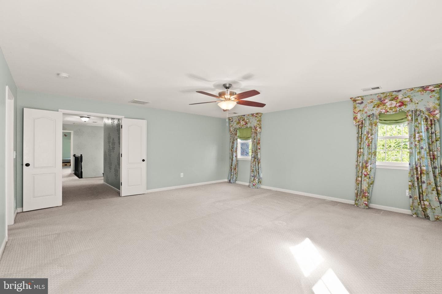 553 Windermere Drive photo 33