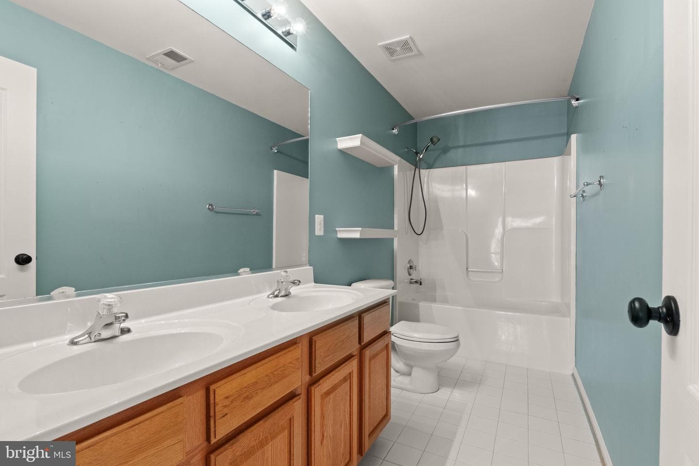 553 Windermere Drive photo 47