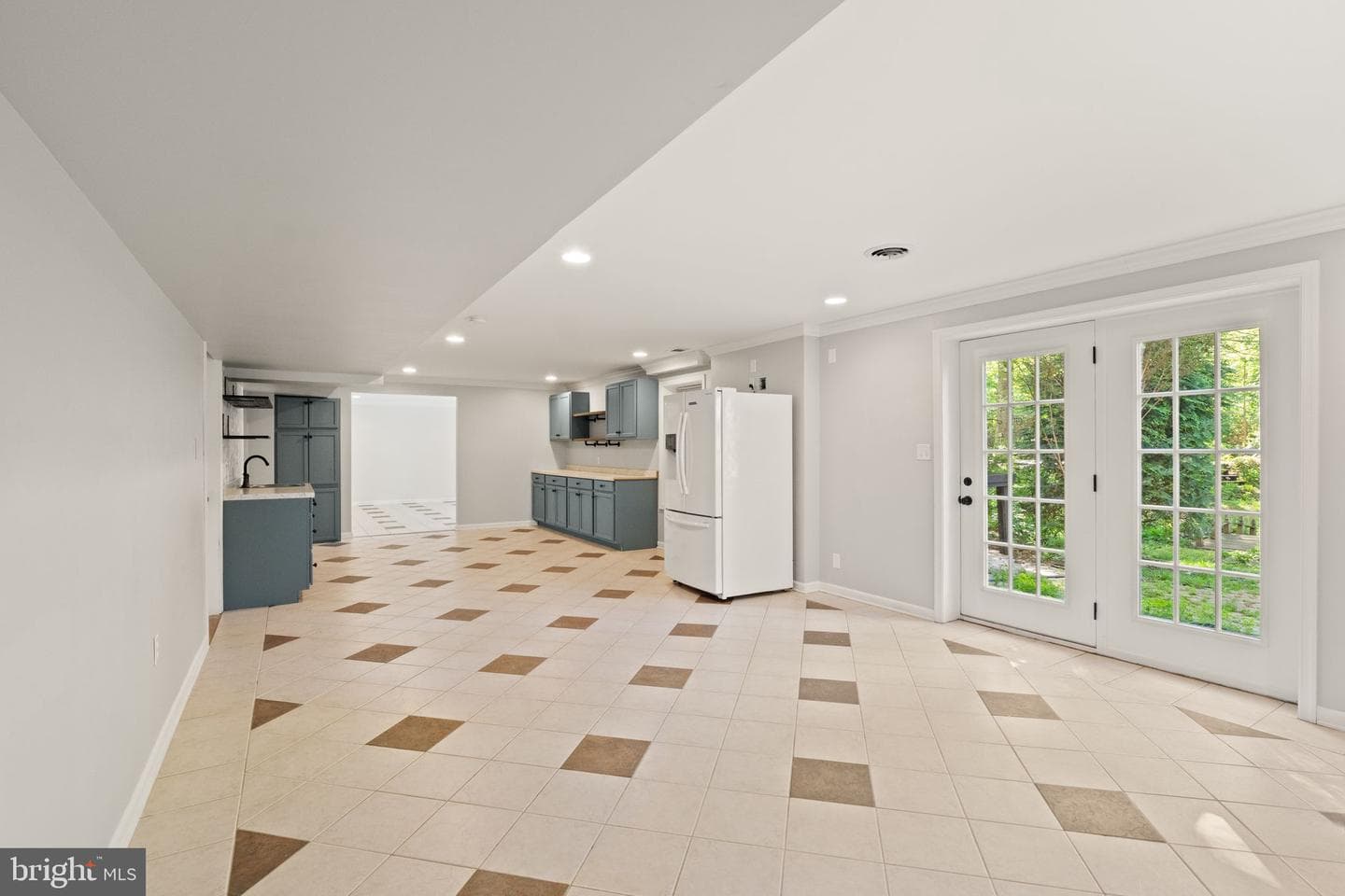 553 Windermere Drive photo 49
