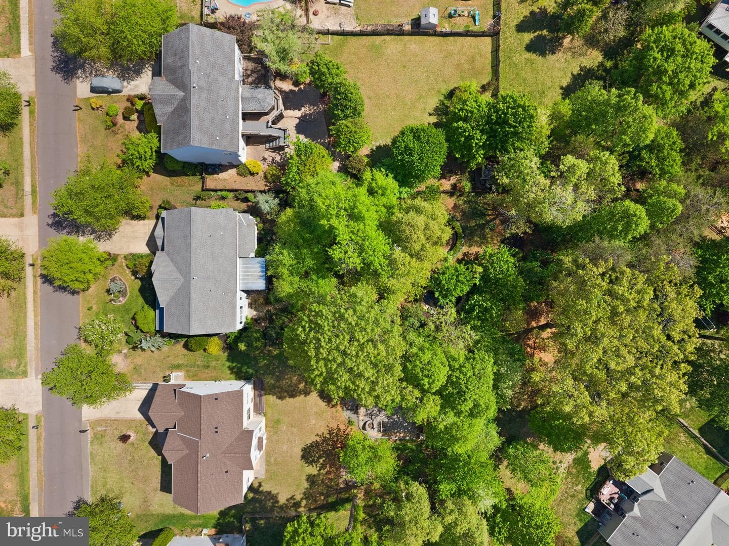 553 Windermere Drive photo 74