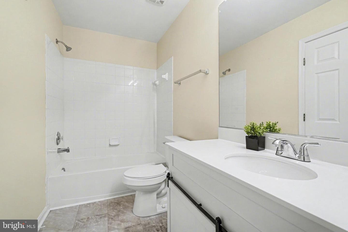359 Snyder Lane photo 16