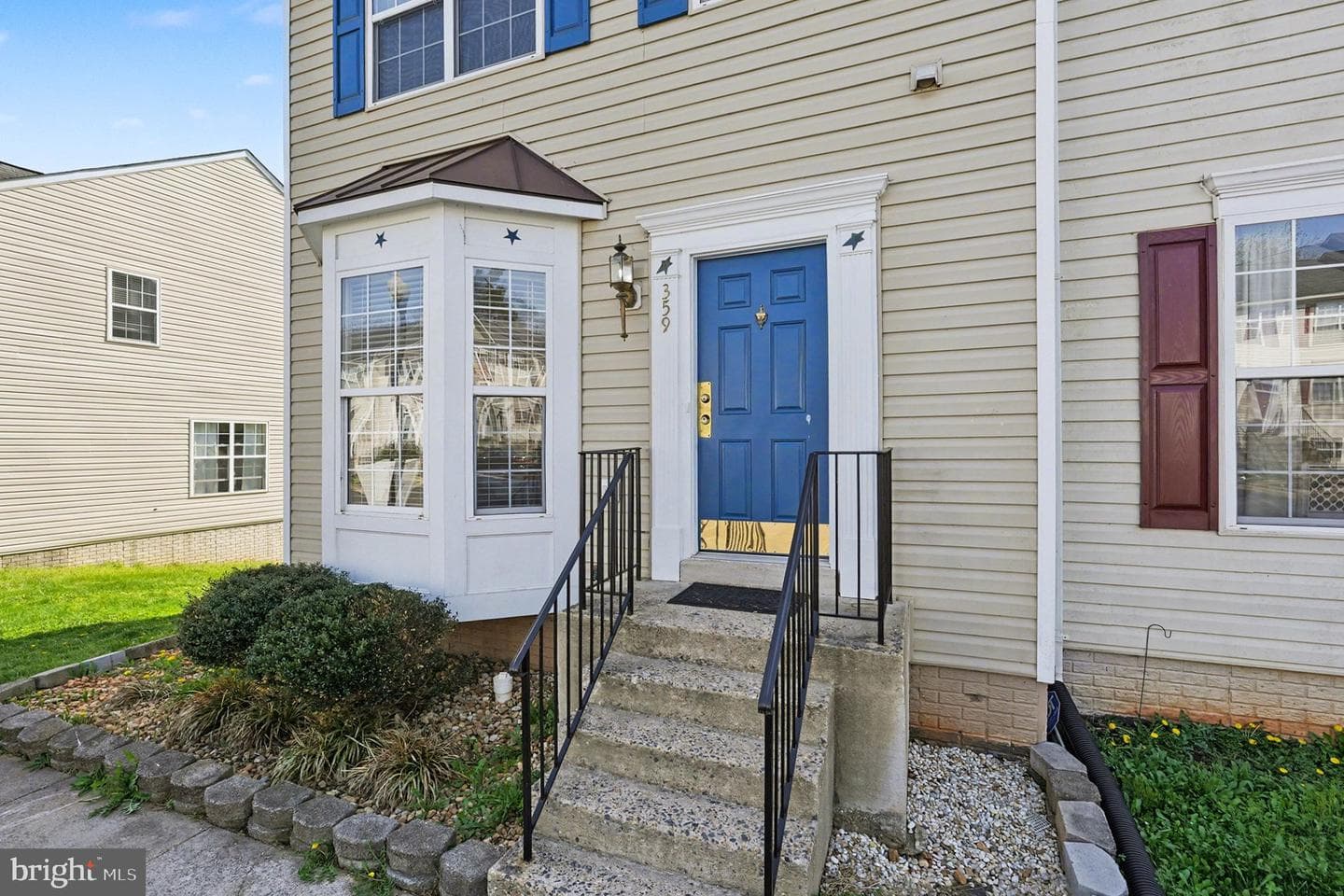 359 Snyder Lane photo 2