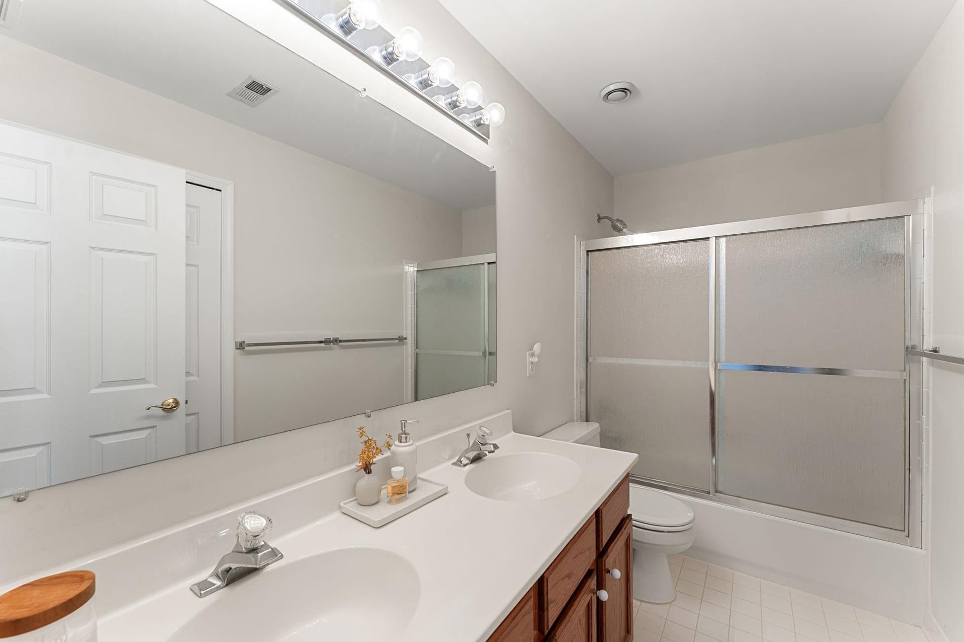 17196 Pepperstock Lane photo 33