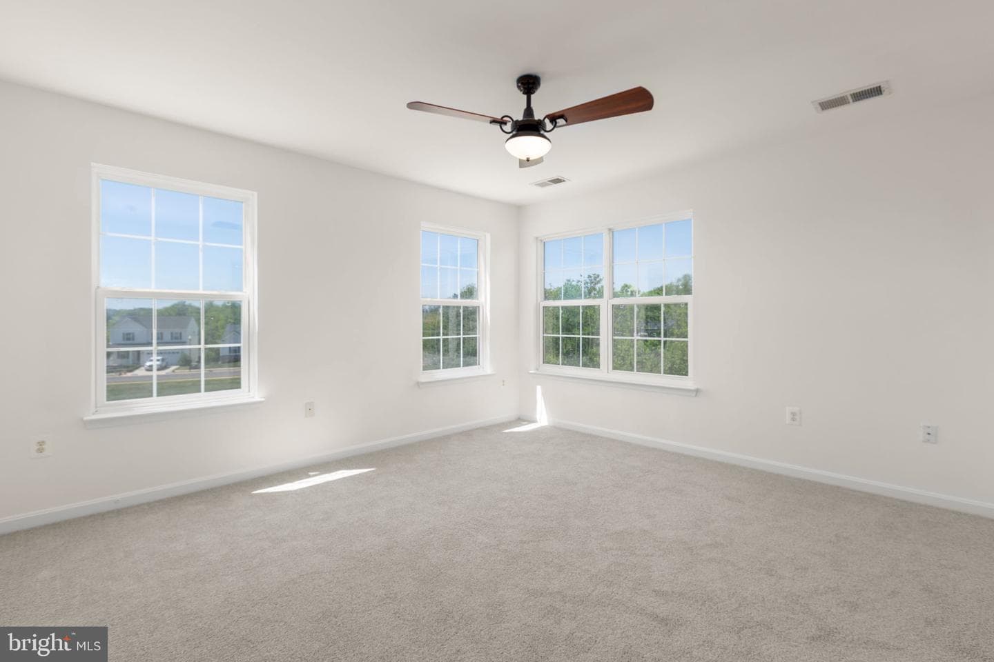 2312 Forsythia Drive photo 16