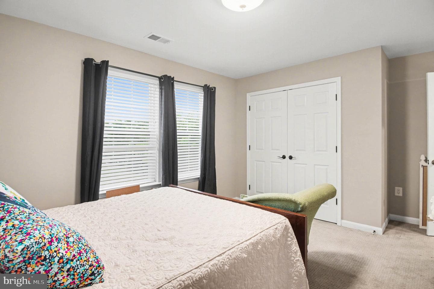 702 Kingsbrook photo 28