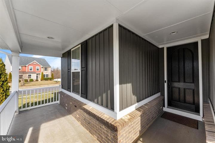 702 Kingsbrook photo 4