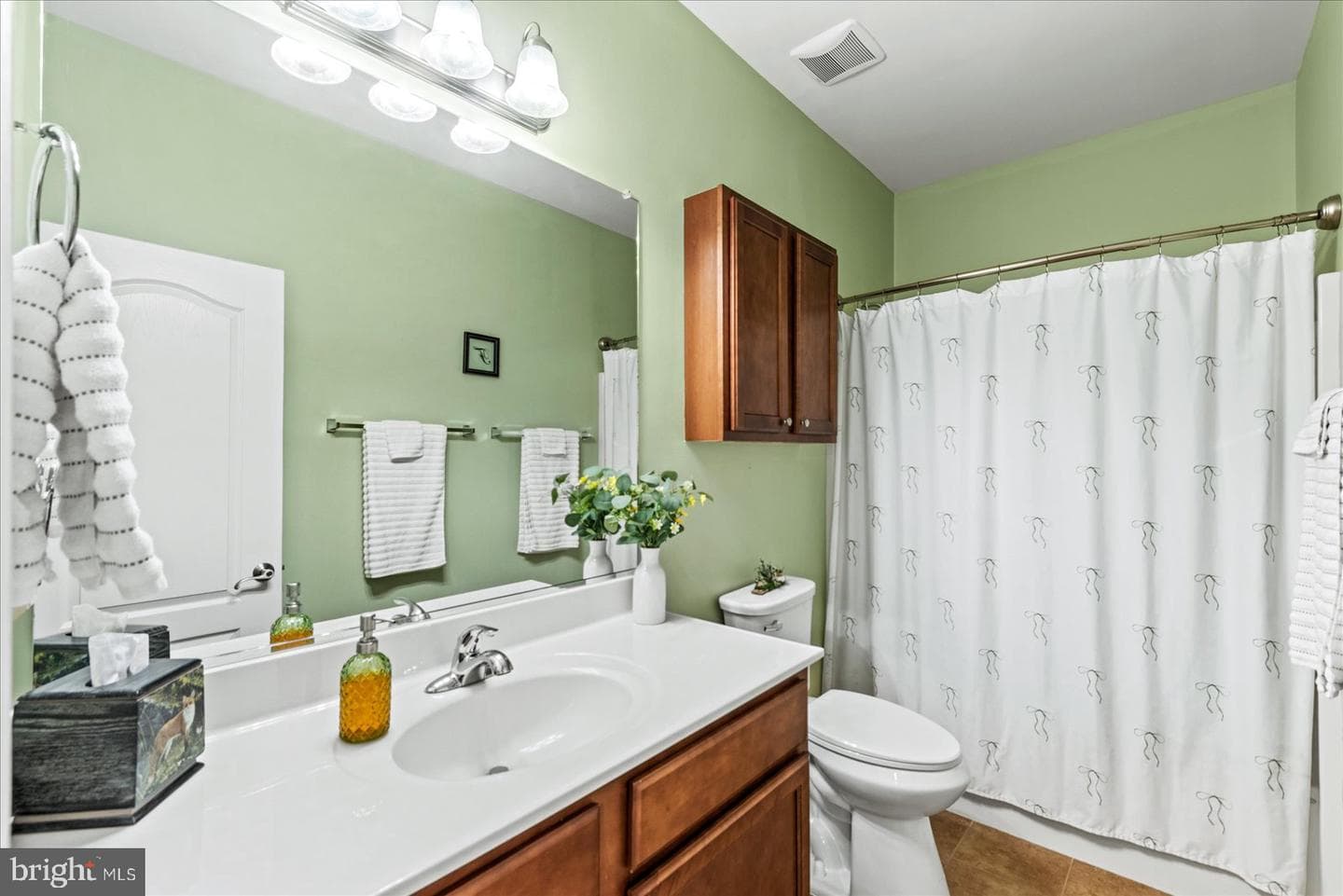 632 Windermere Dr photo 32