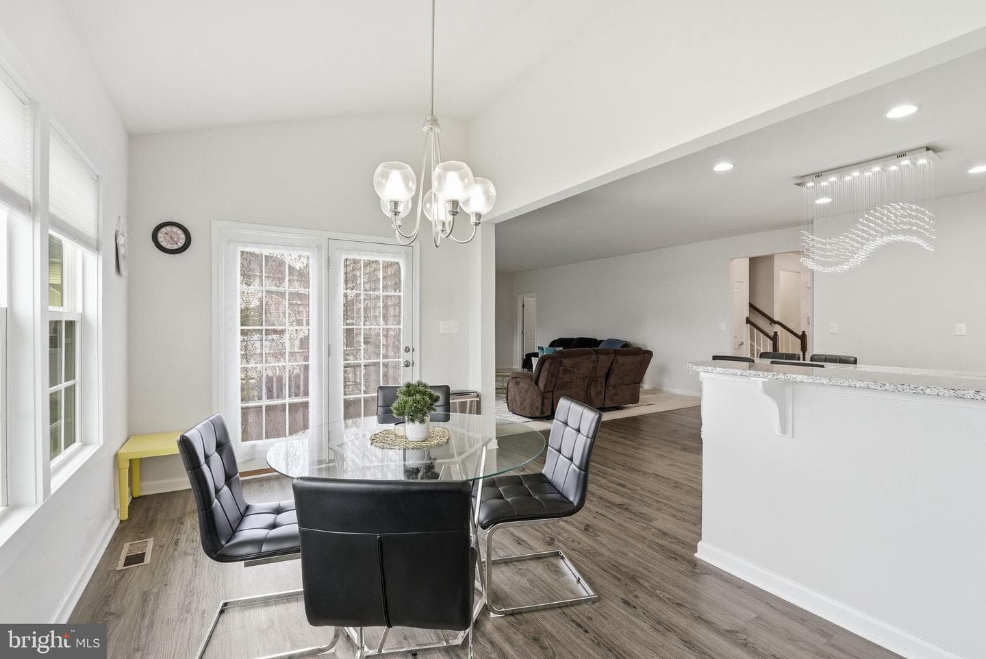 827 Fairwood photo 22