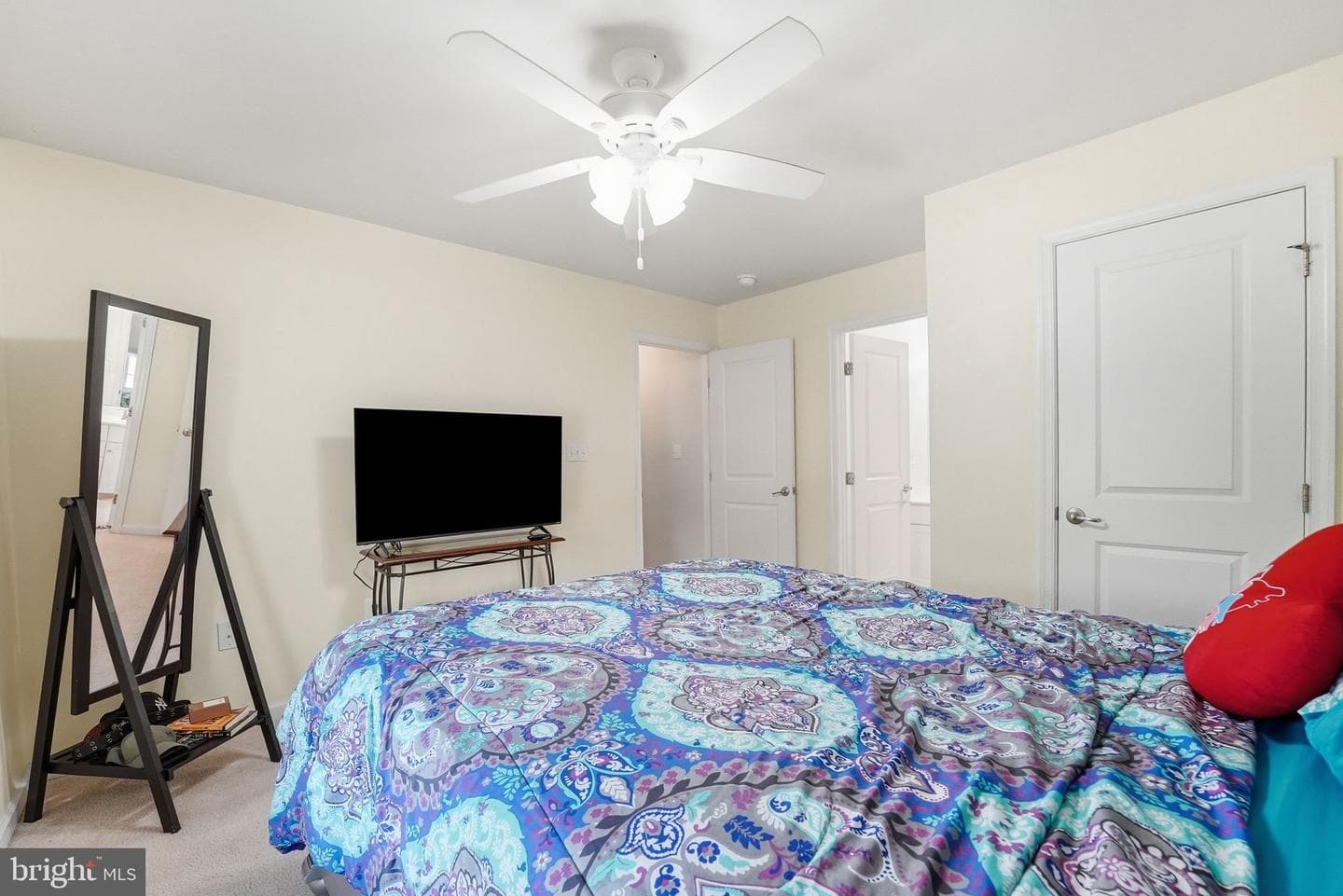 827 Fairwood photo 35