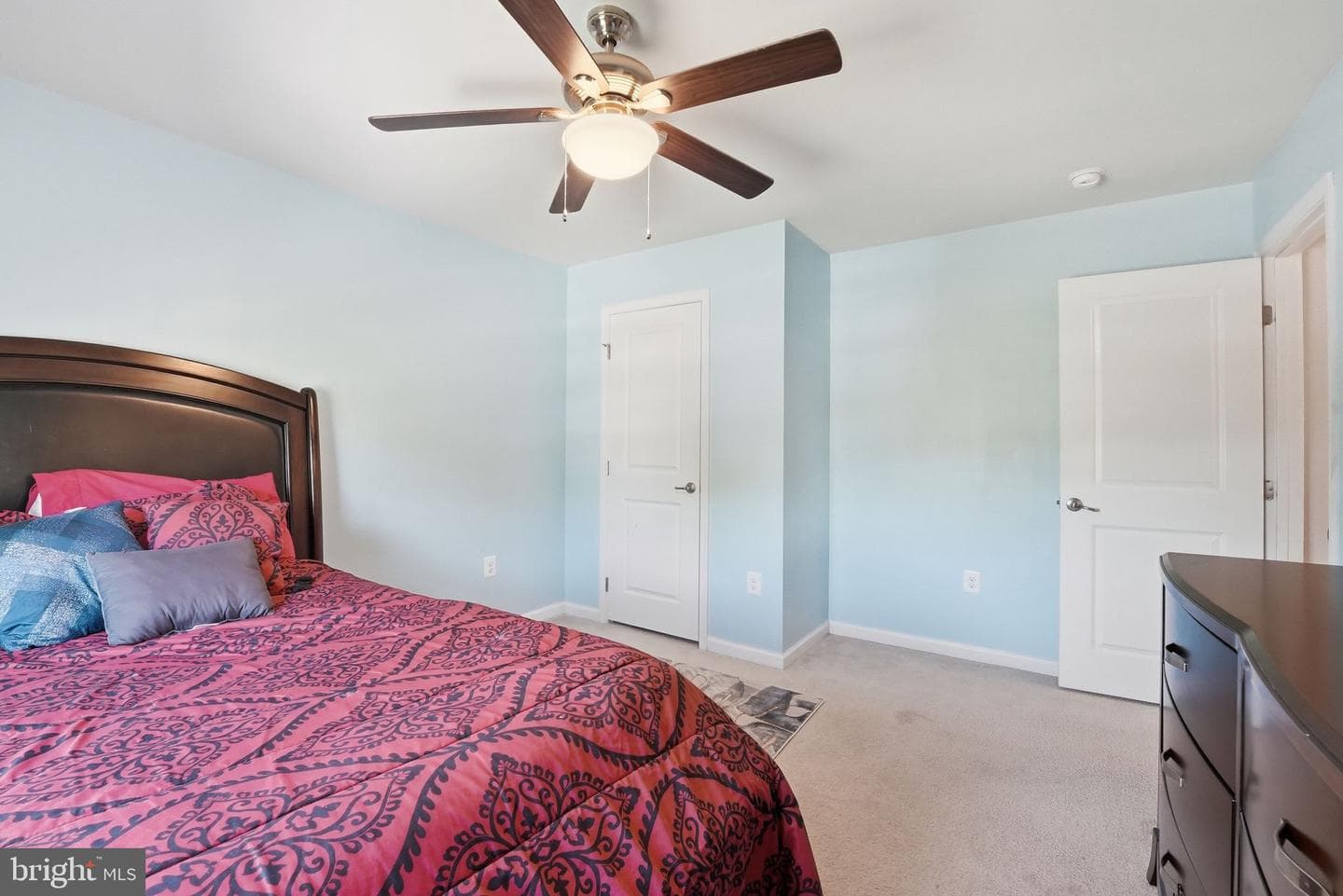 827 Fairwood photo 40