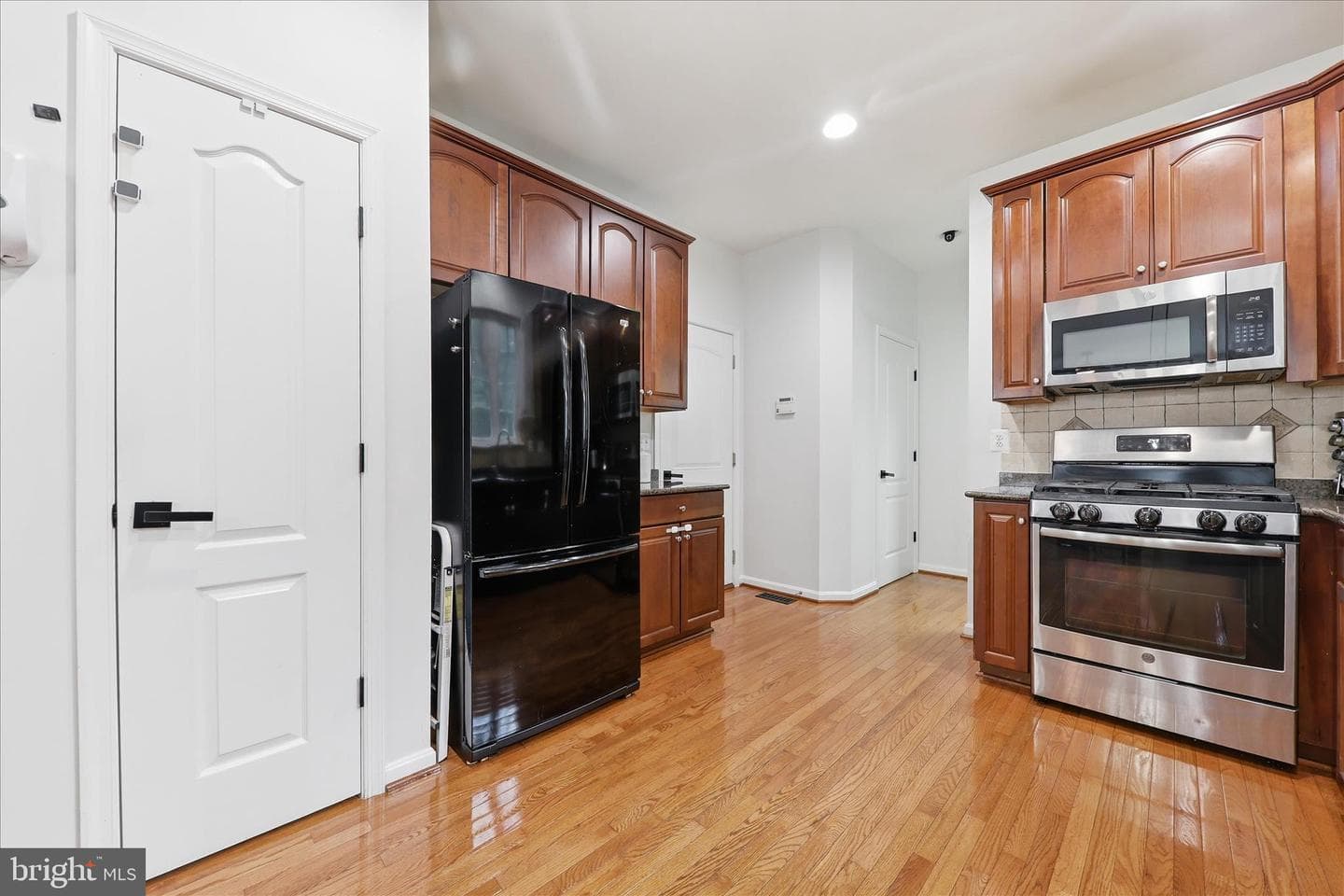 625 Hunters Road photo 17