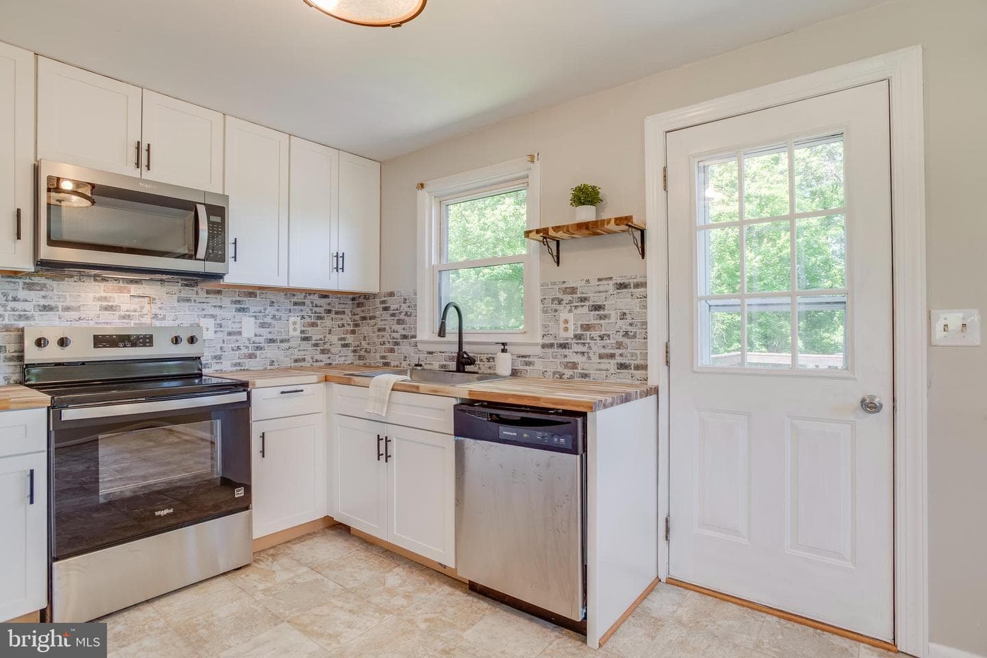 18318 Fox Mountain Lane photo 8