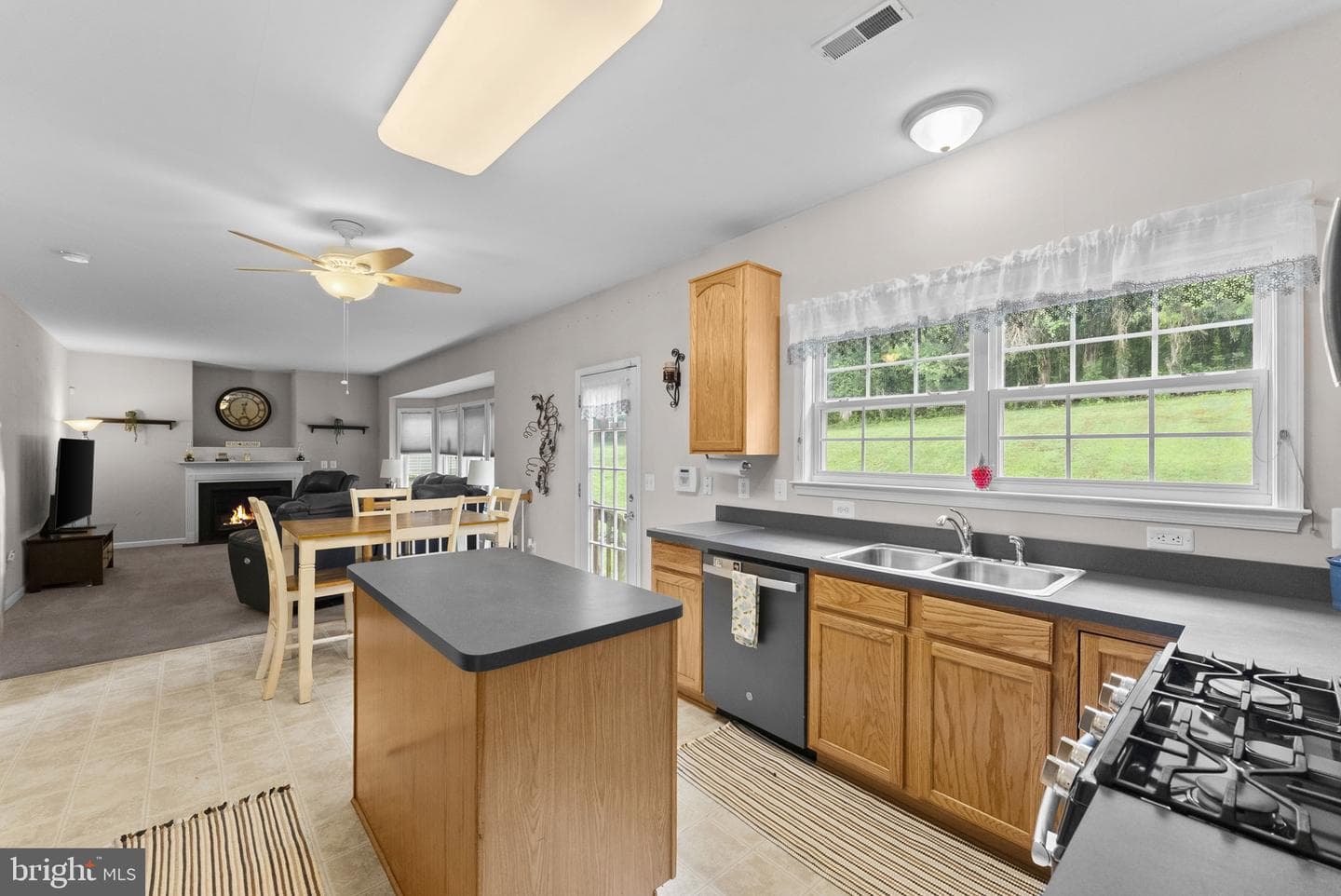1085 Virginia Avenue photo 16