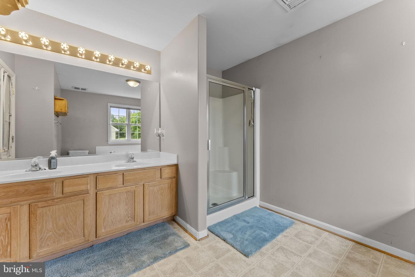 1085 Virginia Avenue photo 43